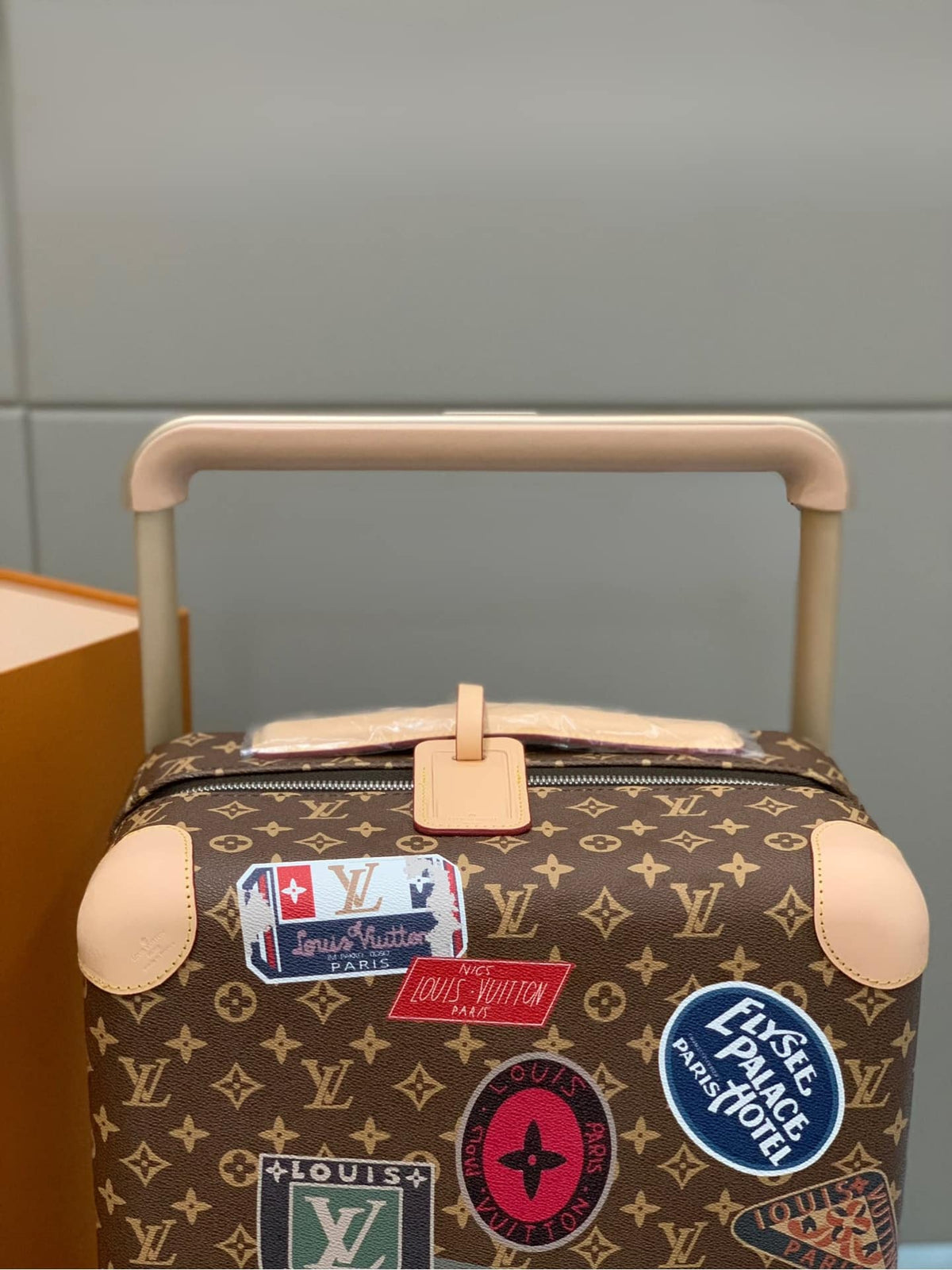 Louis Vuitton Horizon 55 Suitcase Monogram Coated Canvas Sticker Prints 55Cm M24959