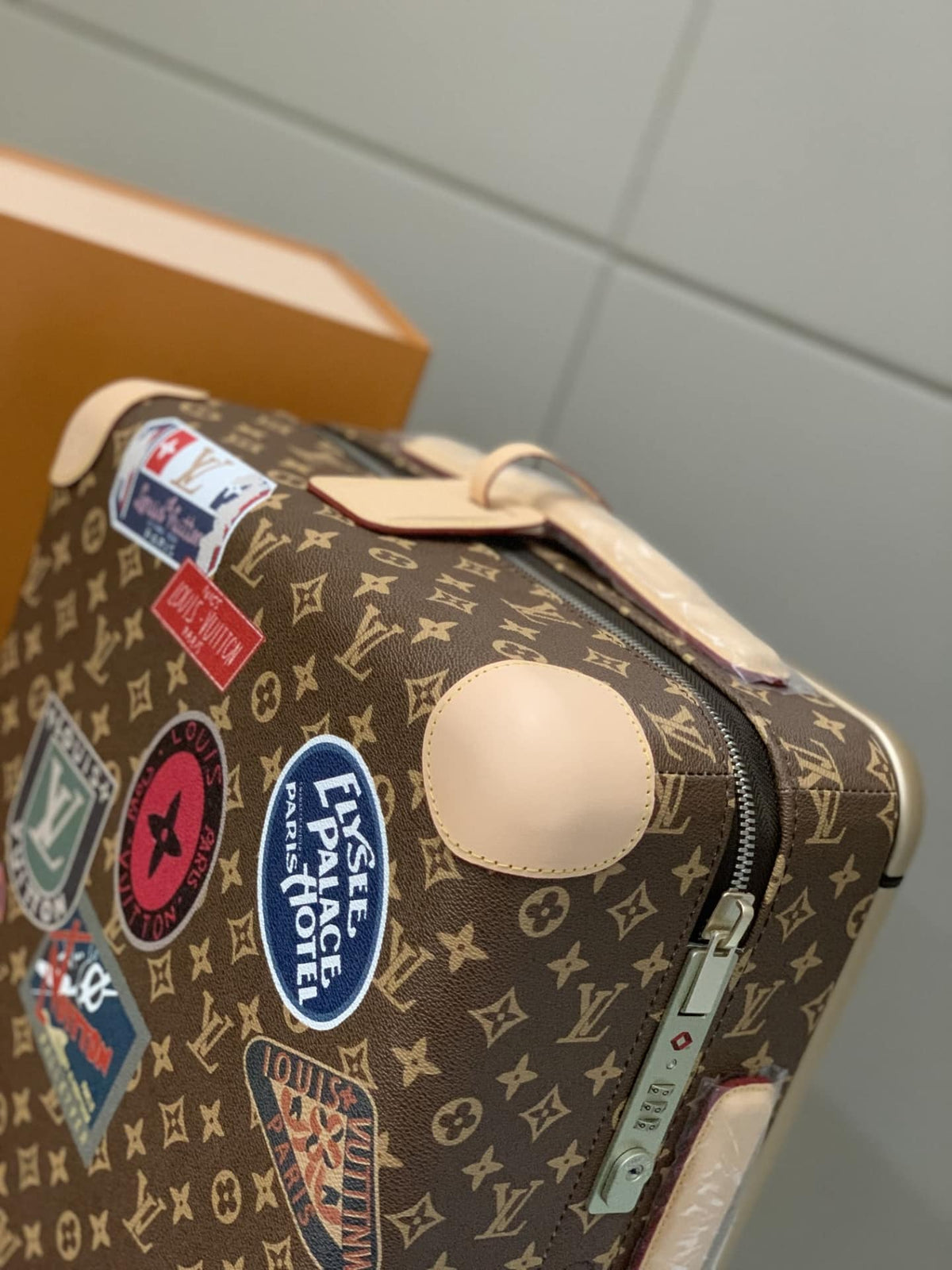 Louis Vuitton Horizon 55 Suitcase Monogram Coated Canvas Sticker Prints 55Cm M24959