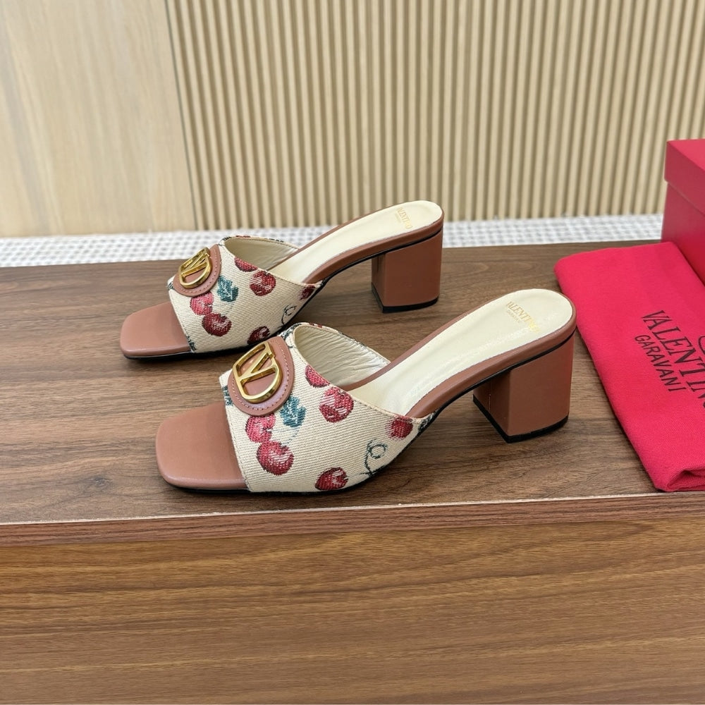 VALENTINO VLOGO SIGNATURE CHERRYFIC SLIDE SANDAL NATURAL 6W0S0MH7NNX 32H