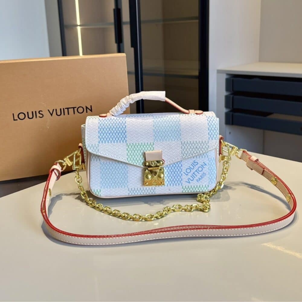 Louis Vuitton Pochette Métis East West Damier Light Blue 21Cm N40749