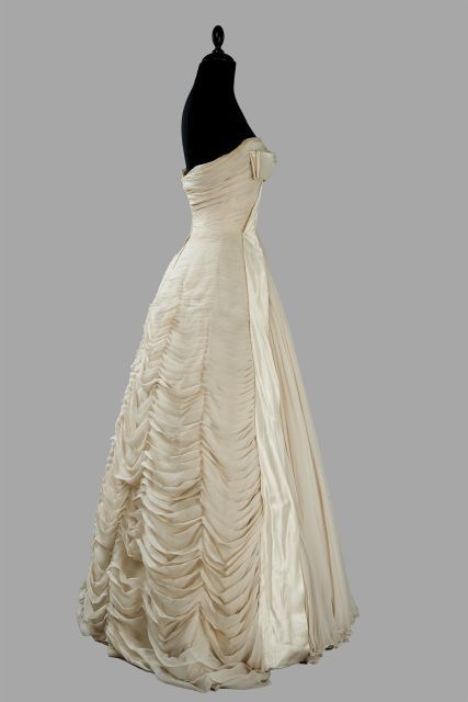 Vintage Ivory Off Shoulder A-Line Long Party Dress Vintage Wedding Dress TP2081
