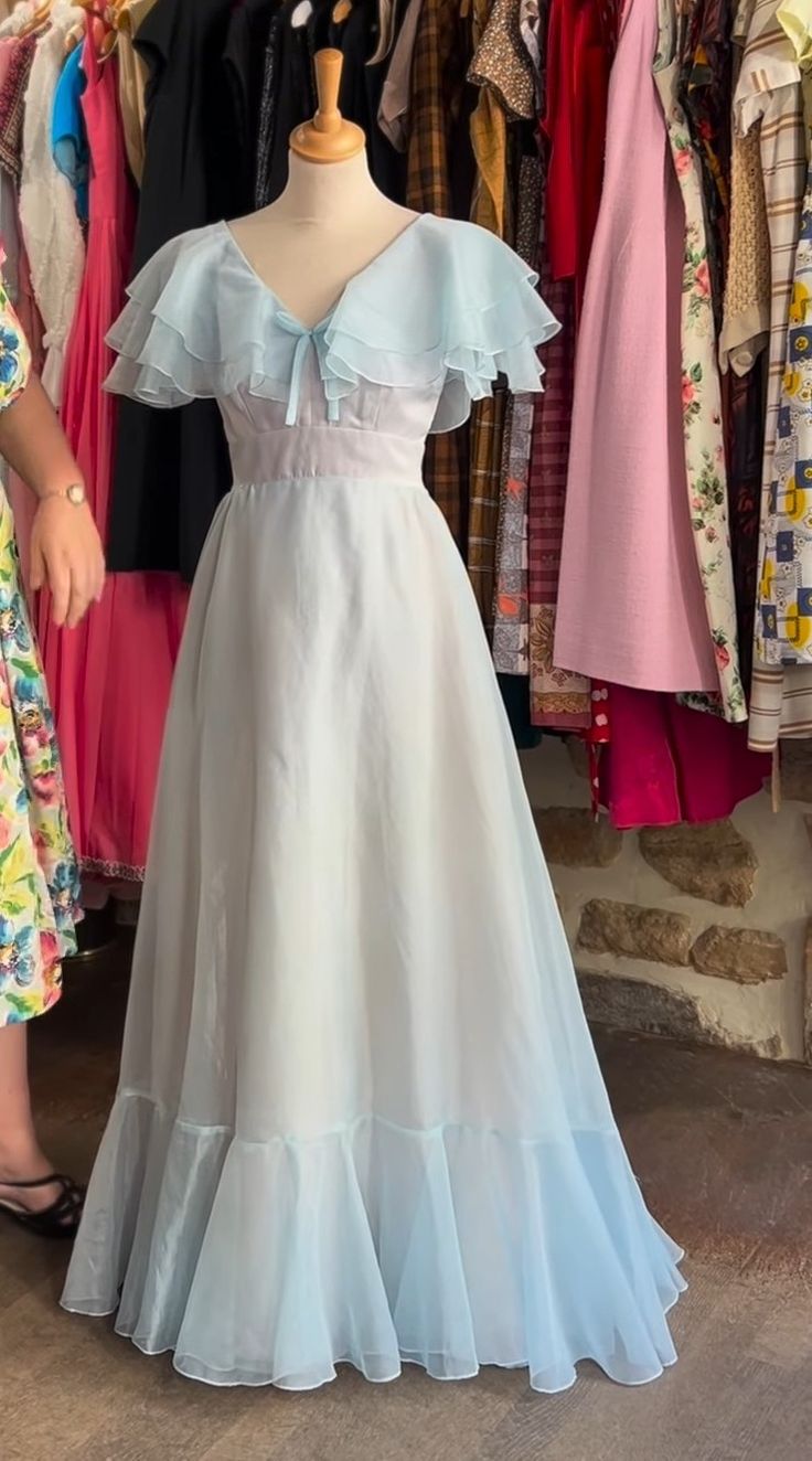 Vintage Light Blue Ruffled Capelet Sleeves Maxi Dress V-Neck Chiffon Evening Gown TP2184