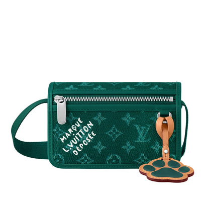LOUIS VUITTON BOSPHORE WEARABLE WALLET GREEN 18CM M12637