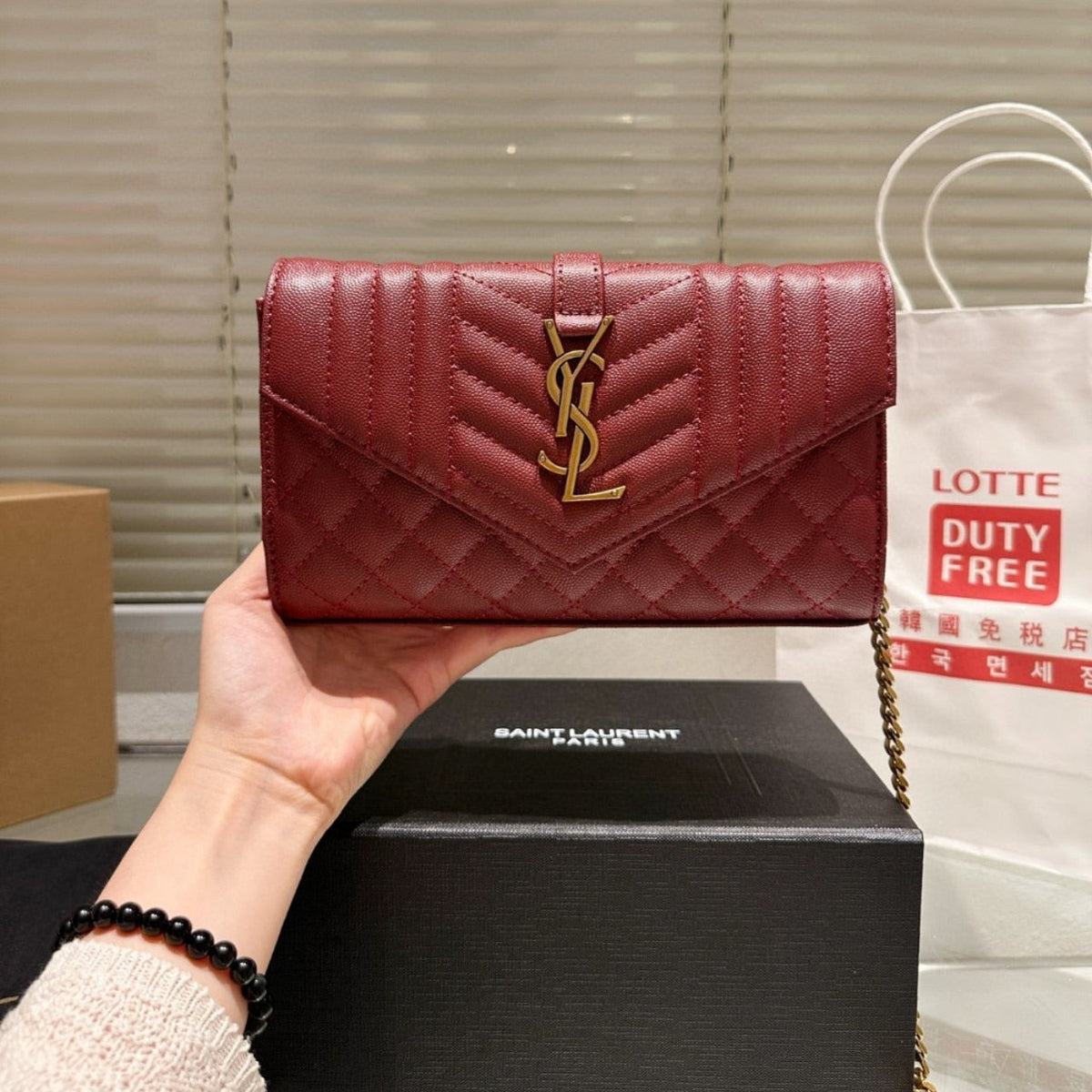 SAINT LAURENT SMALL GRAIN DE POUDRE TRIQUILT MONOGRAM COLLEGE BAG RED 20CM