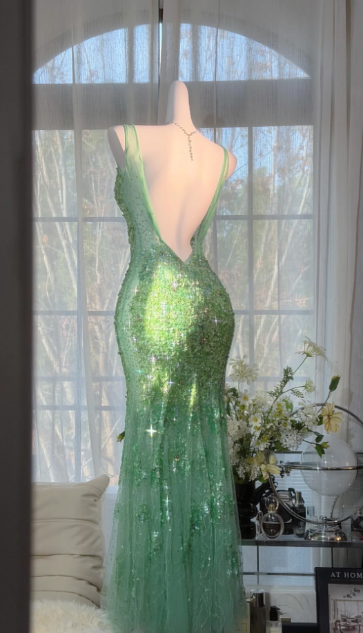 Sparkly Green V Neck Tulle Sequin Beaded Mermaid Long Evening Dress Party Gown