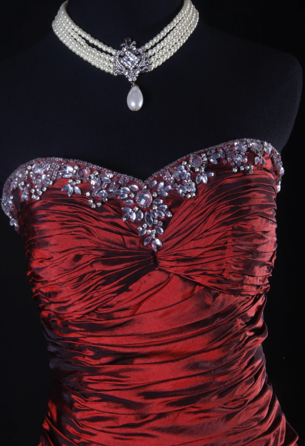 Vintage Strapless Burgundy Satin Pleated Mermaid Long Party Dress Prom Gown With Beads