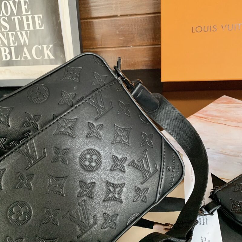 Louis Vuitton Duo Messenger Bag Black 25Cm M69827