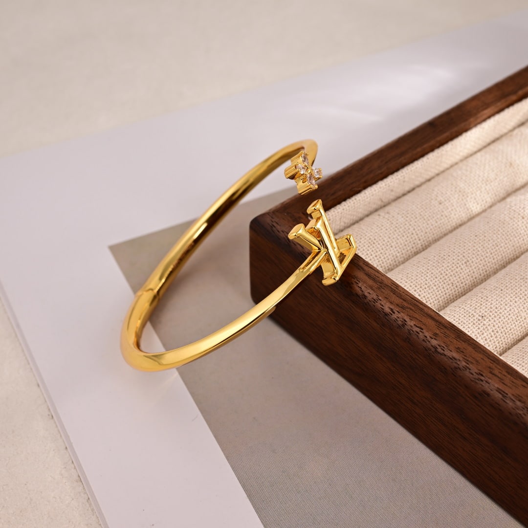 LOUIS VUITTON LV ICONIC FLOWER BRACELET GOLD M1197S