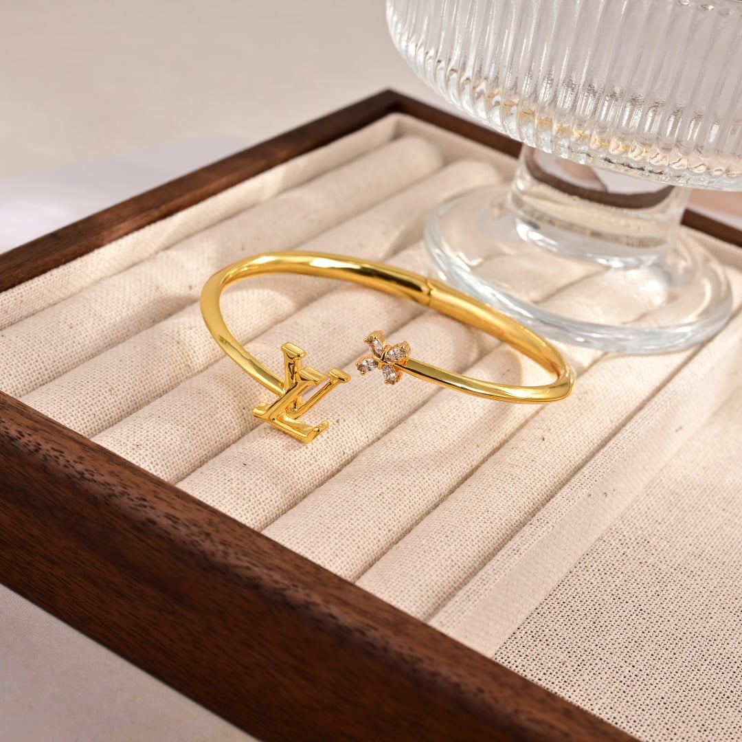 LOUIS VUITTON LV ICONIC FLOWER BRACELET GOLD M1197S