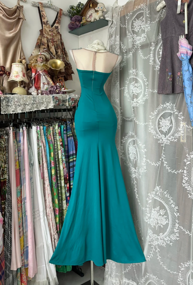 Unique Green Sleeveless Satin Lace Slit Mermaid Evening Dress Prom Gown