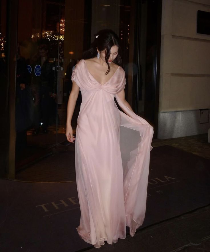 Classy V Neck Pink Chiffon Long Wedding Guest Dress Formal Birthday Prom Dress Evening Gown SP1297