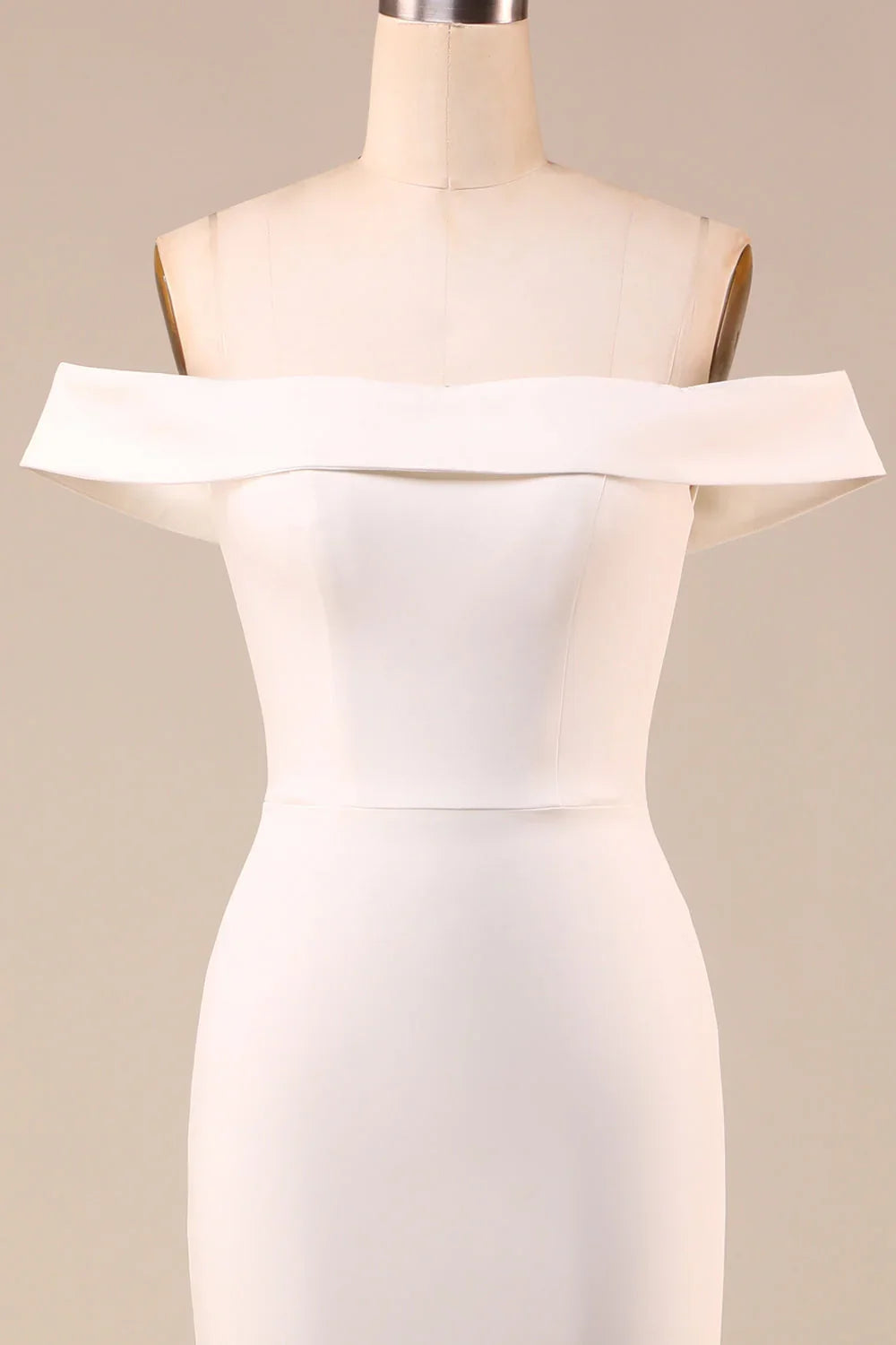 Simple ivory fish tail tie and ground length wedding dress