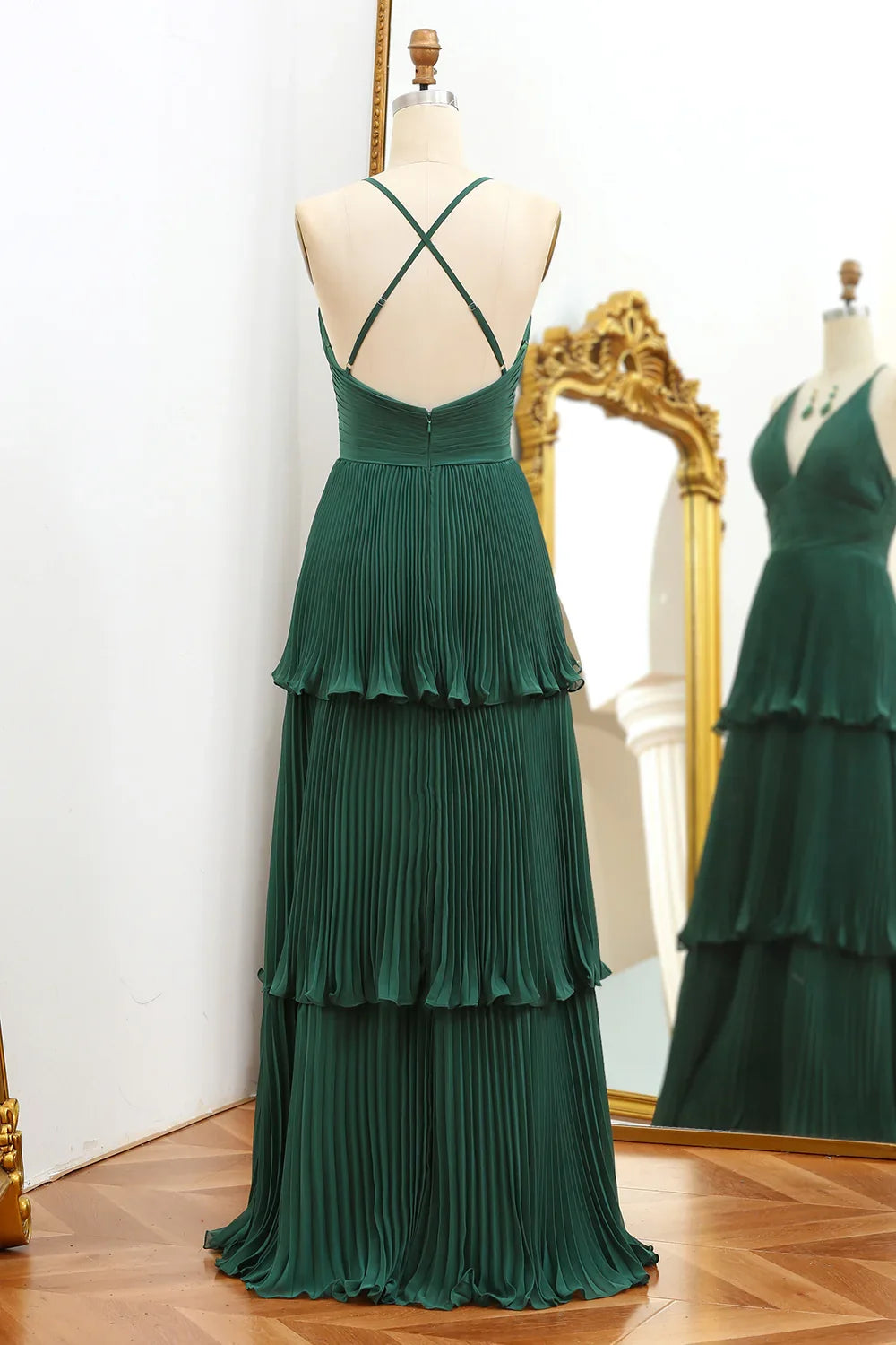 Deep green layered V-neck slim shoulder ball gown