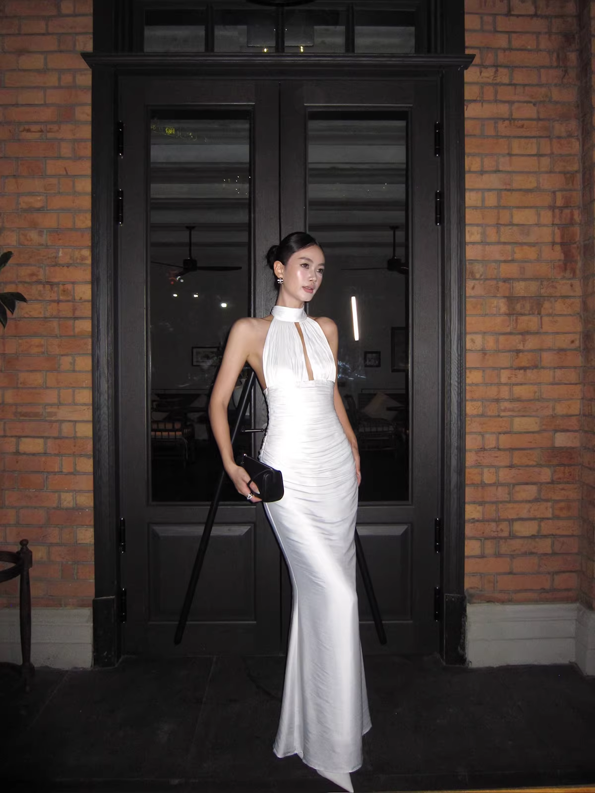 Sexy Halter White Satin Pleated Mermaid Long Wedding Guest Dress Birthday Prom Dress Evening Gown