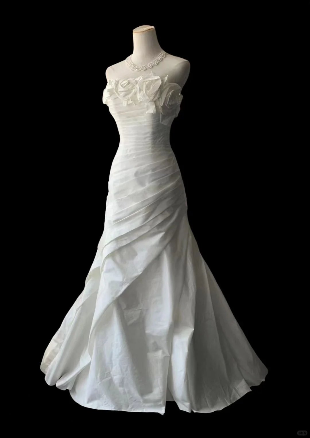 Romantic Strapless Mermaid Wedding Gown with 3D Floral Neckline TP5638