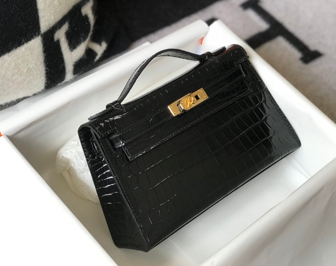 H MINI KELLY POCHETTE CROCODILE GOLD TONED HARDWARE BLACK 22CM