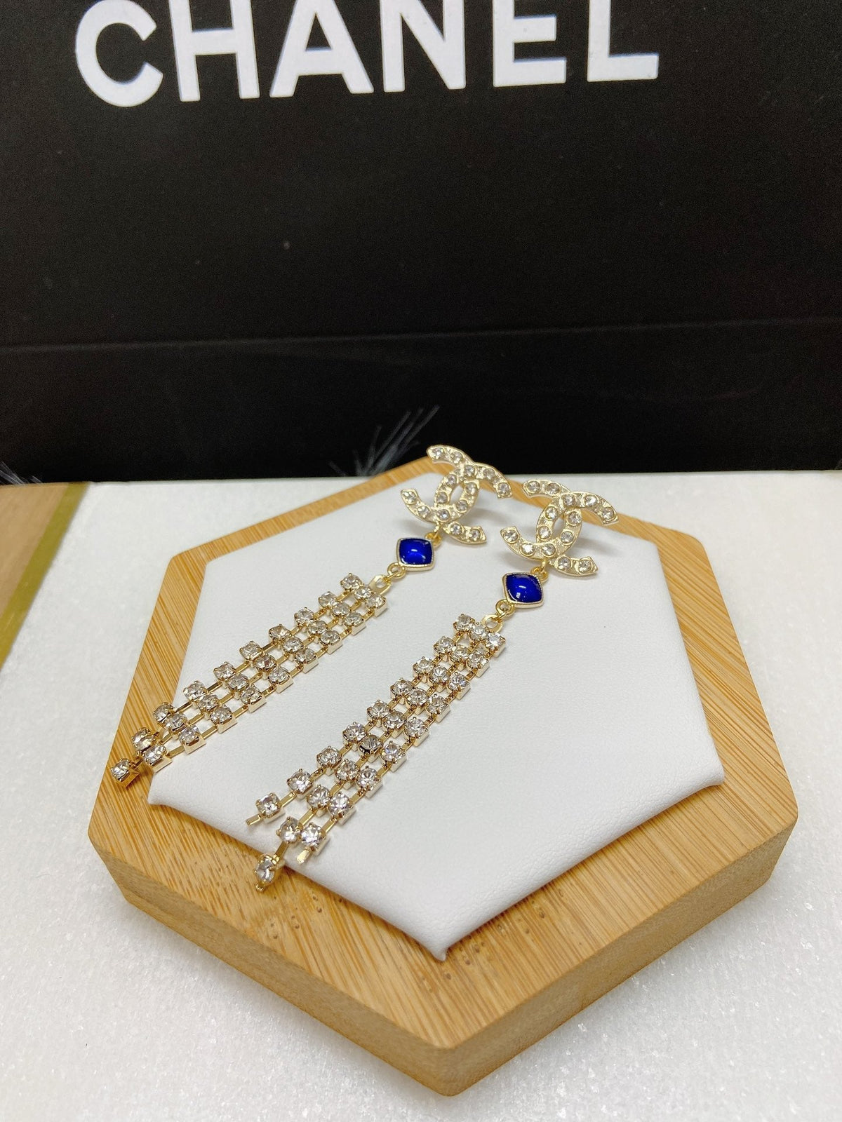 EN – Lux Earring Chanel 010