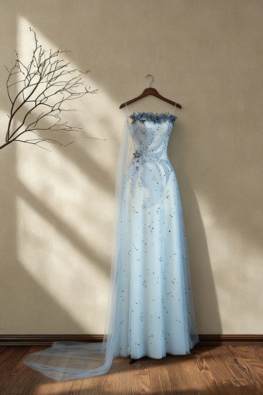 Light blue halter-neck fitted long elegant ball gown R8029