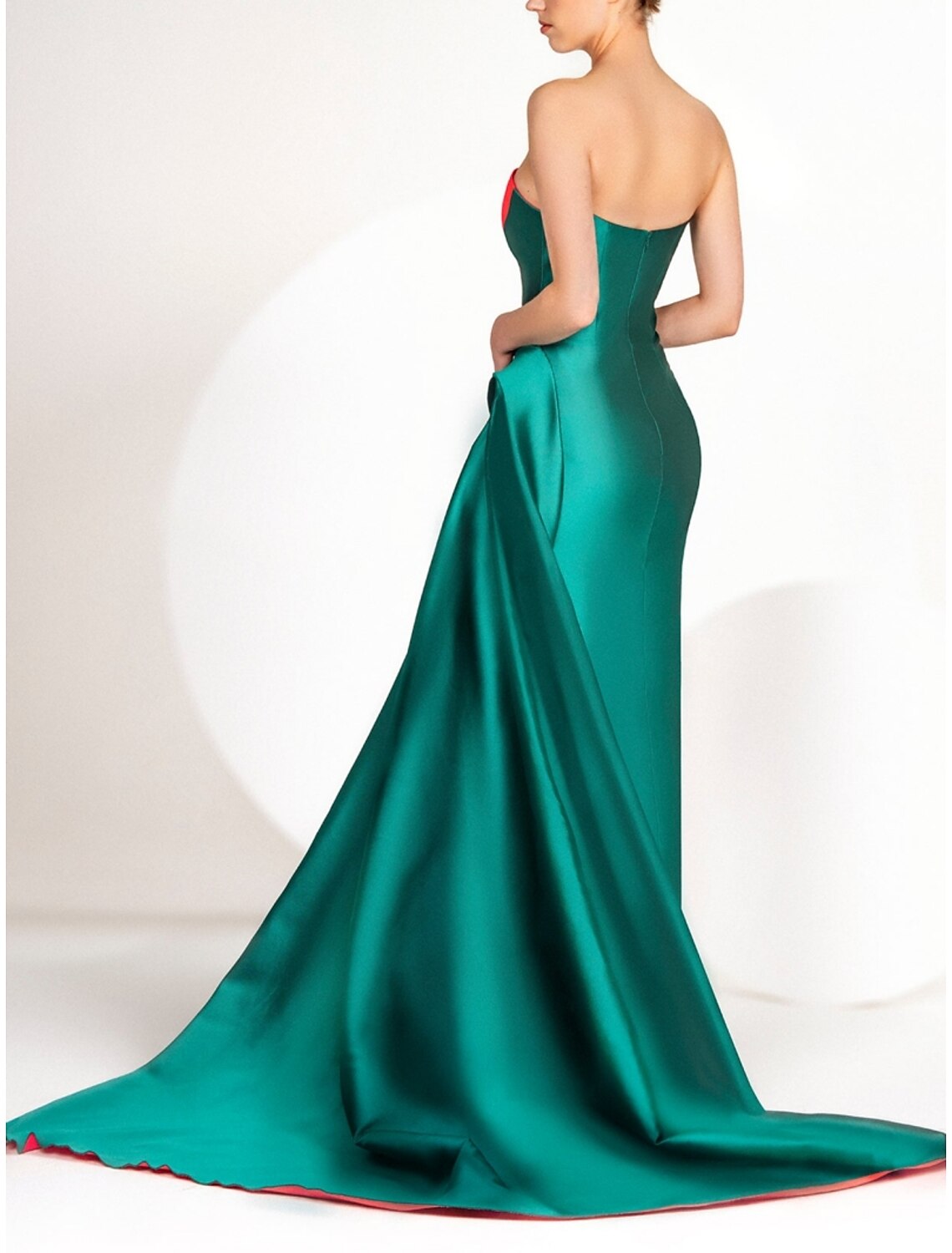 Sheath / Column Evening Gown Chistmas Elegant Dress Formal Court Train Sleeveless Sweetheart Satin with Ruched Slit