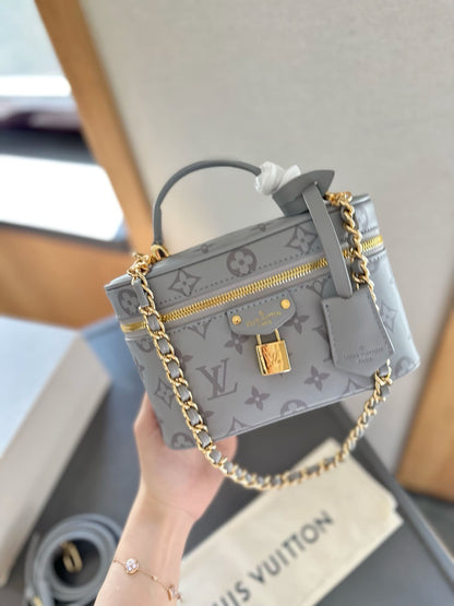 Louis Vuitton M12427 Vanity Chain Pouch
