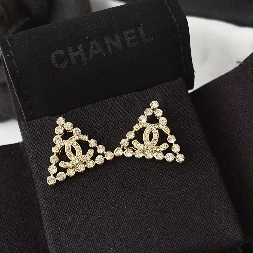 Chanel Cc Logo With Triangular Gemstones Gold Ab2468 B010203 Nk635
