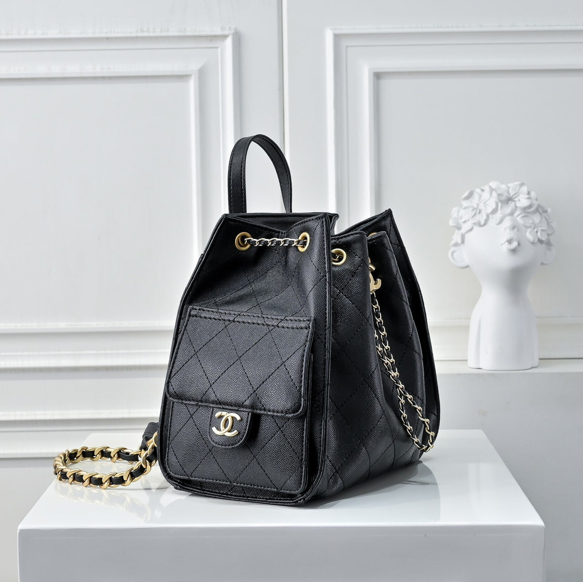 Chanel 25 Medium Size Backpack Grain Effect And Gold Metal Black 23Cm As5600 B20304 94305