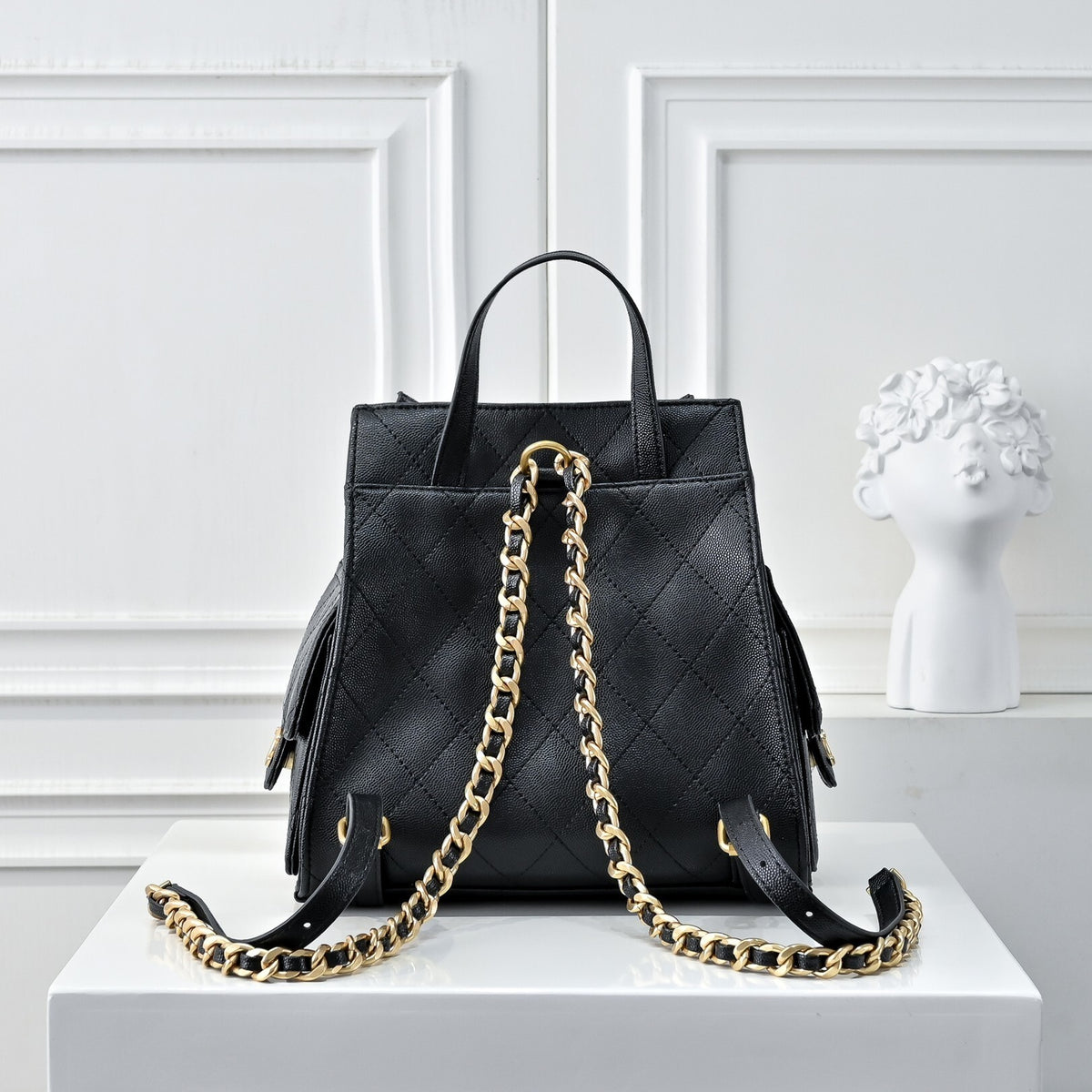 Chanel 25 Medium Size Backpack Grain Effect And Gold Metal Black 23Cm As5600 B20304 94305
