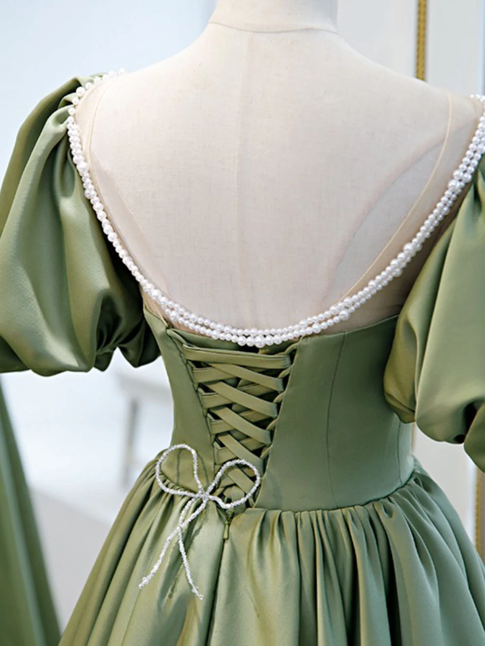 Retro Green Sweetheart Short-sleeved Lace-up Design A-line Satin Party Dress Homecoming Dress TP4075