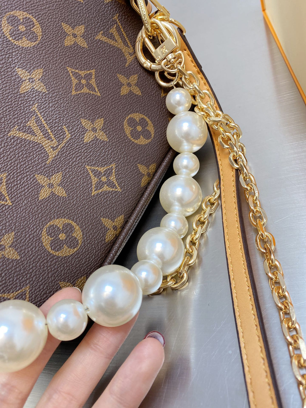 LV Ivy Monogram