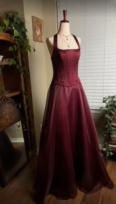 Burgundy Red Vintage Elegant Shiny Beaded Long Tulle Ball Gowns Prom Dress