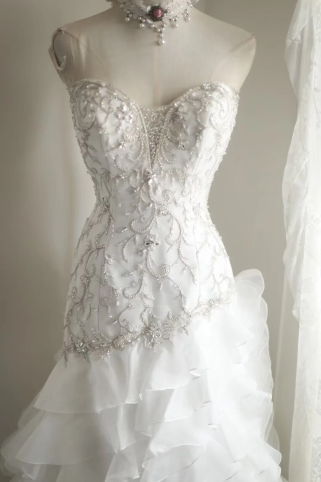 Romantic Strapless Lace Sweetheart Mermaid Ruffled Organza Wedding Gown TP5641