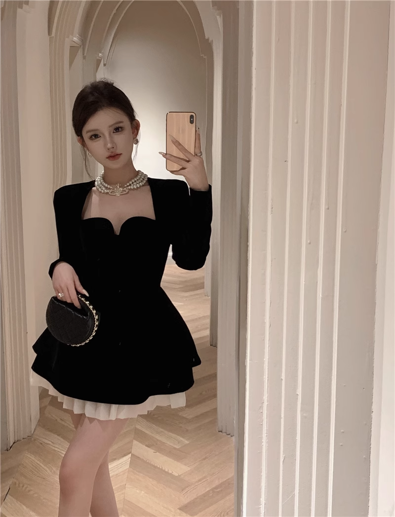 Vintage Black Sweetheart Design A-line Long-sleeved Homecoming Dress TP3714