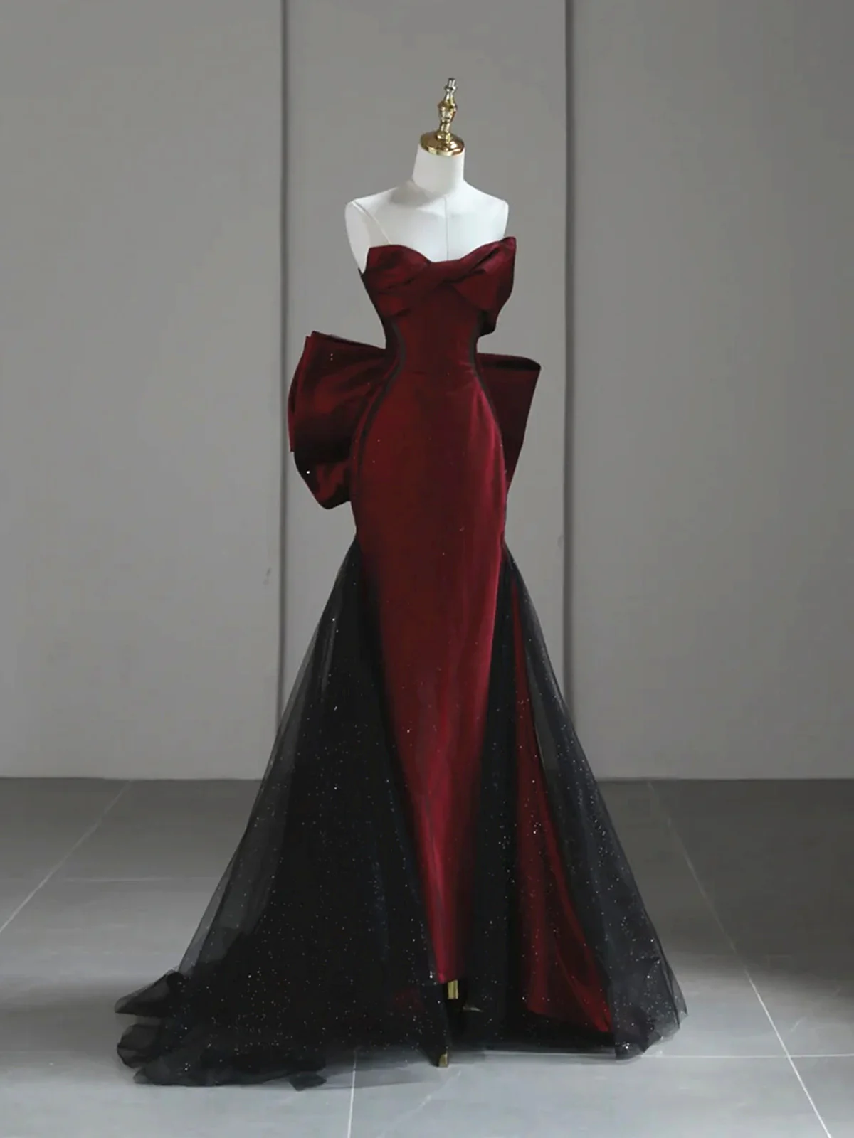 Black and Red Strapless Long Prom Dress Elegant Evening Formal Gown with Bow