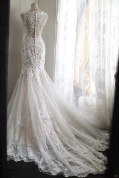 Vintage Lace Applique Mermaid Wedding Dress with Illusion Neckline & Cathedral Train TP5632