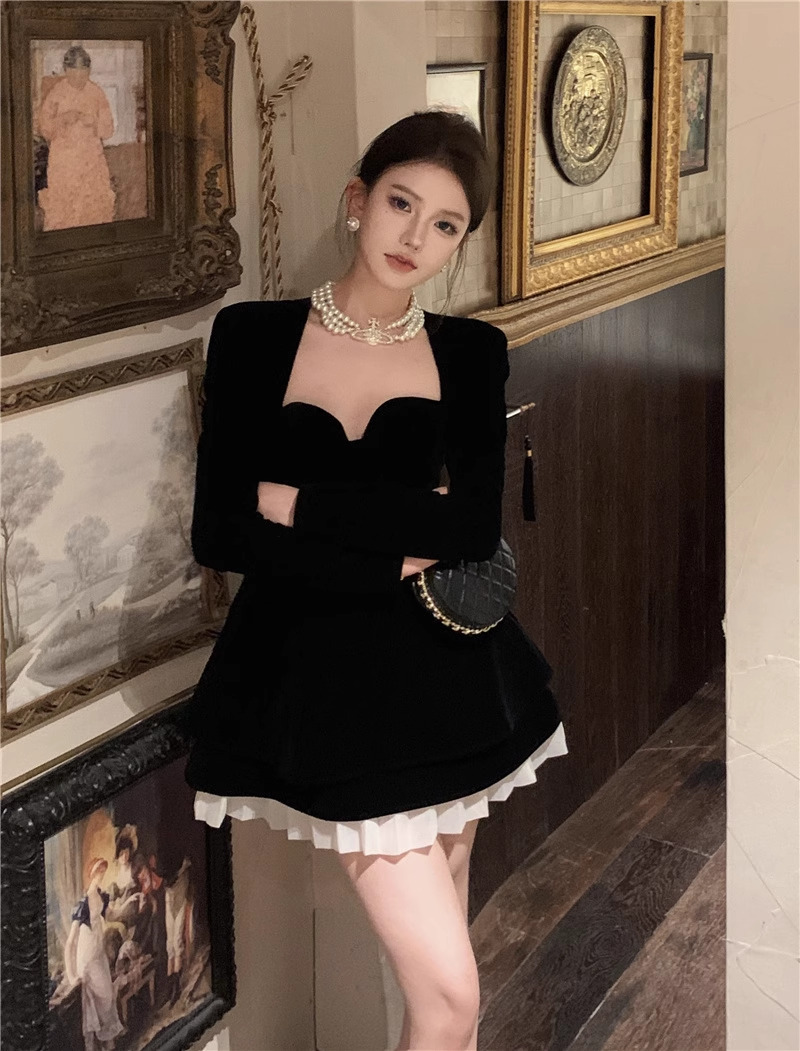Vintage Black Sweetheart Design A-line Long-sleeved Homecoming Dress TP3714