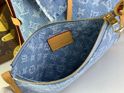 Louis Vuitton M11462 CarryAll PM