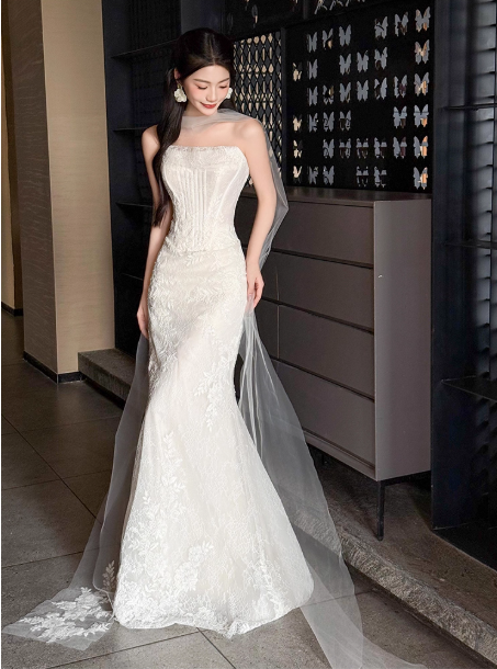 Chic Mermaid Long Wedding Dress Lace Strapless White Bridal Gown Appliques Sleeveless Bridal Dresses