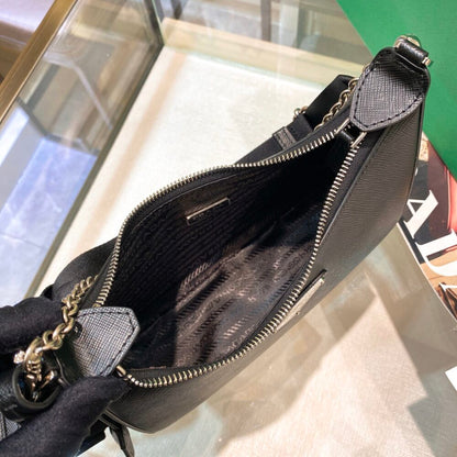 Prada Re-Edition 2005 Saffiano  Bag Black 22cm
