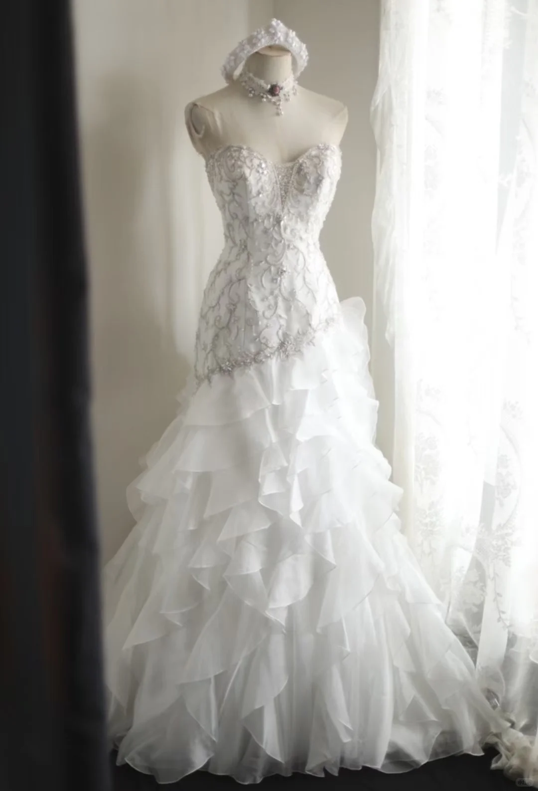 Romantic Strapless Lace Sweetheart Mermaid Ruffled Organza Wedding Gown TP5641
