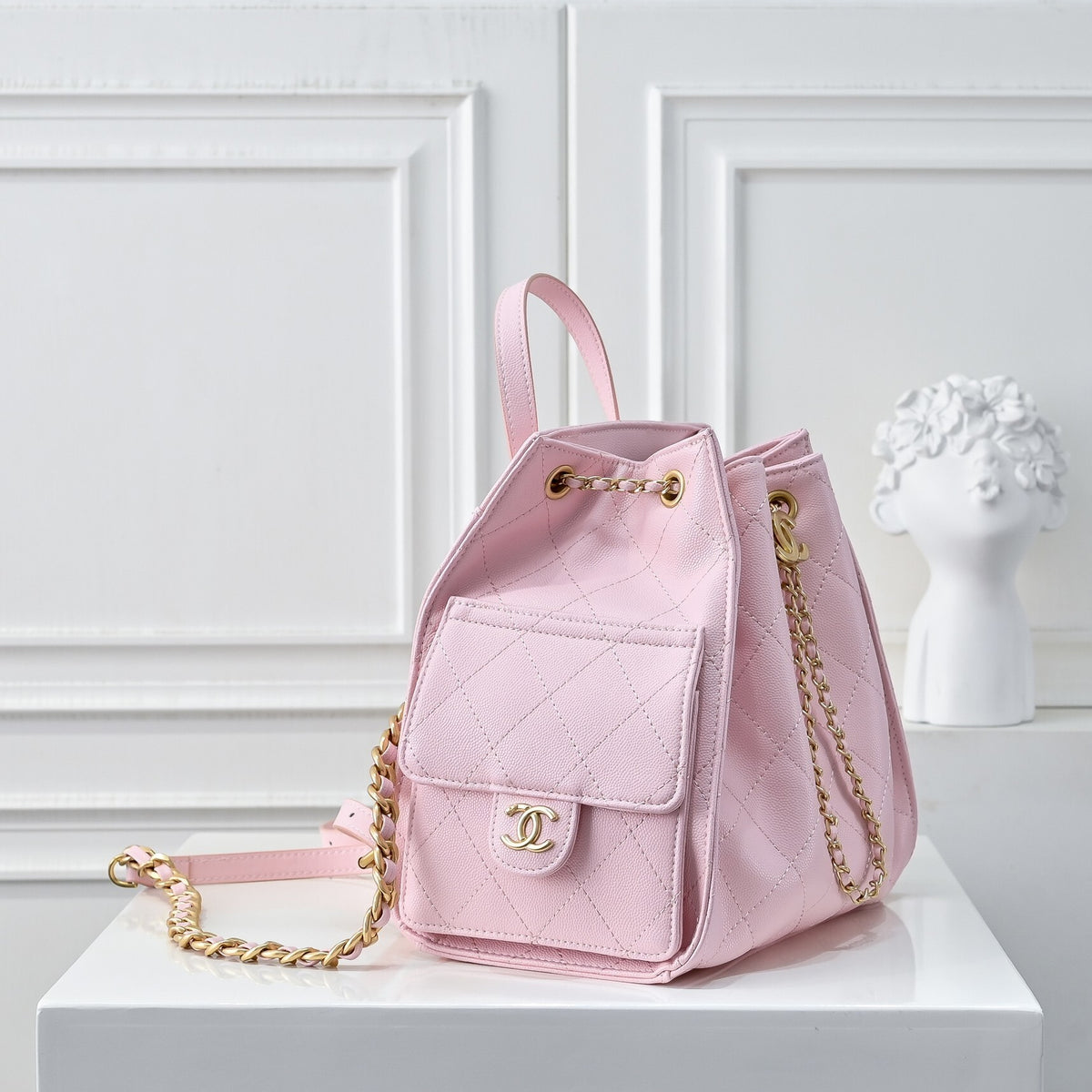 Chanel 25 Medium Size Backpack Grain Effect And Gold Metal Pink 23Cm