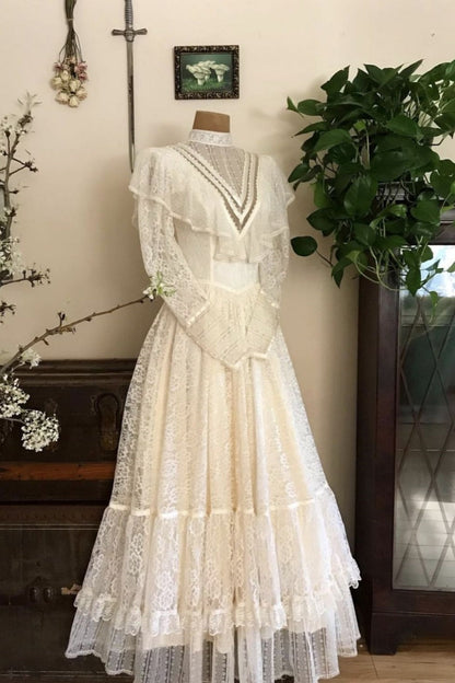 girlhomeshops-Long-Sleeved Dress, Retro Half-High Collar, Elegant Long Exquisite Lace Tulle Wedding Dress gh5853