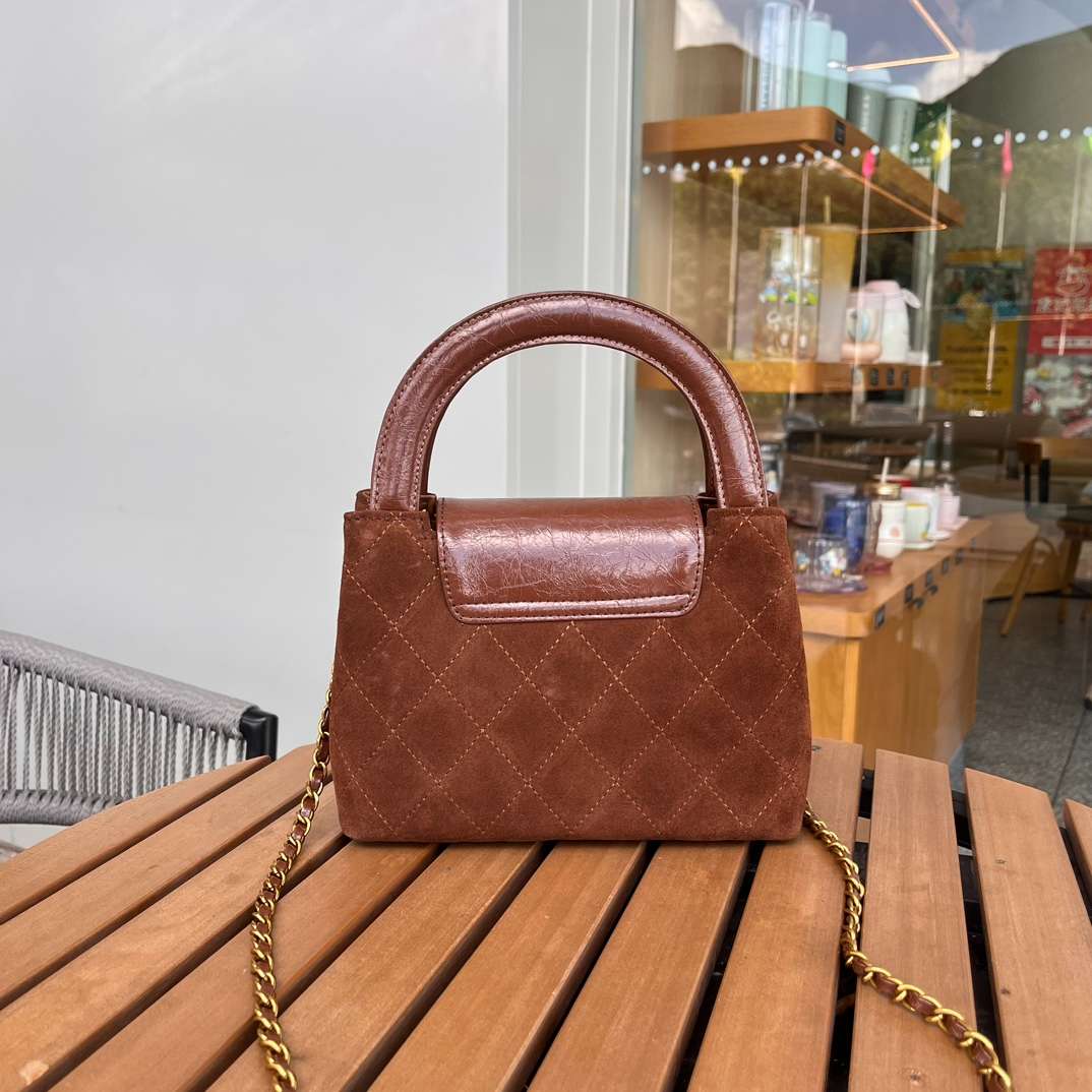 Chanel CLUTCH WITH STRAP