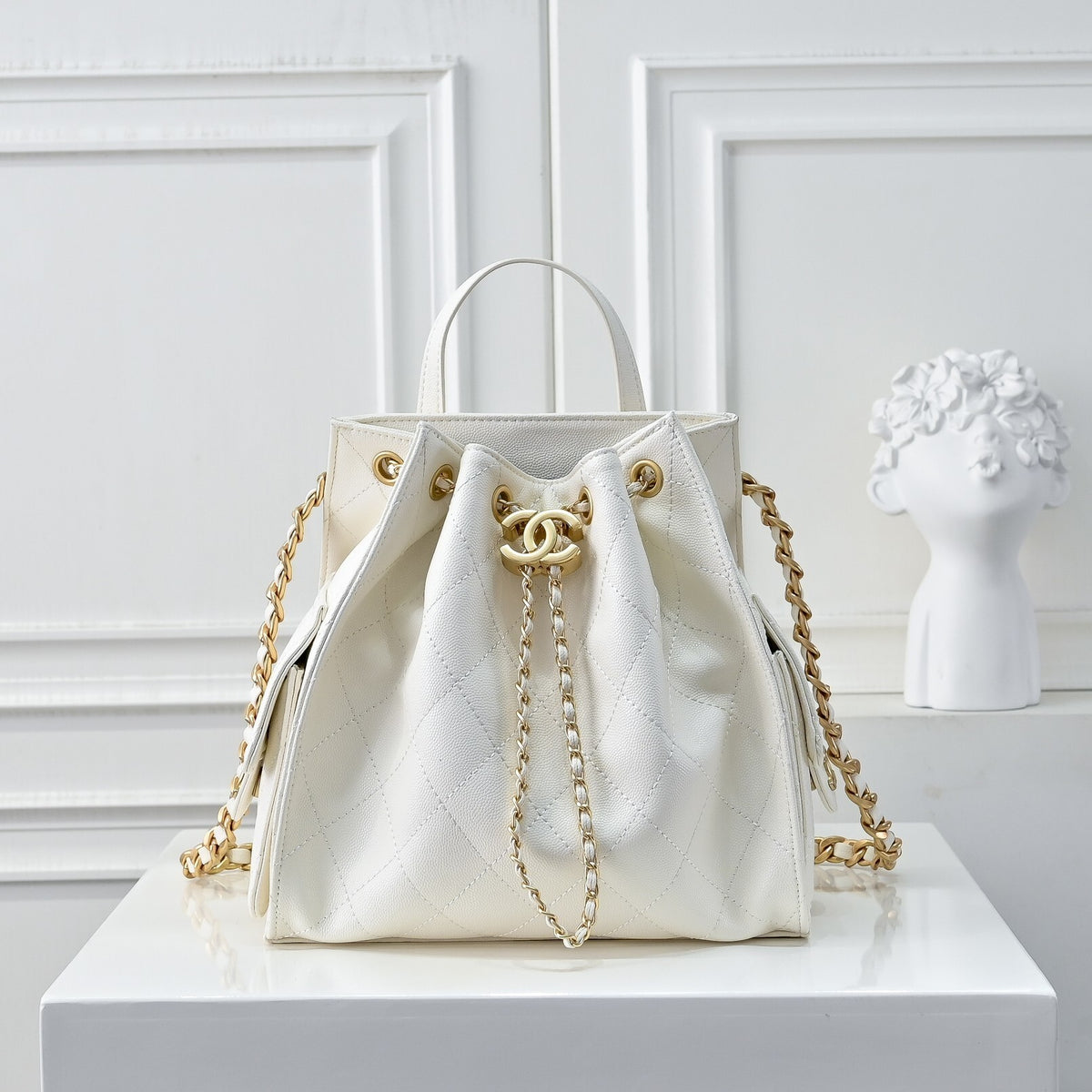 Chanel 25 Medium Size Backpack Grain Effect And Gold Metal White 23Cm As5600 B20304 10601