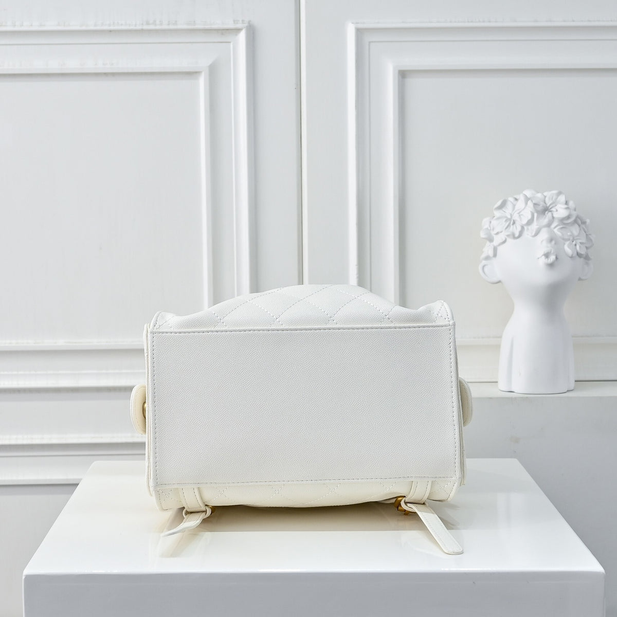Chanel 25 Medium Size Backpack Grain Effect And Gold Metal White 23Cm As5600 B20304 10601