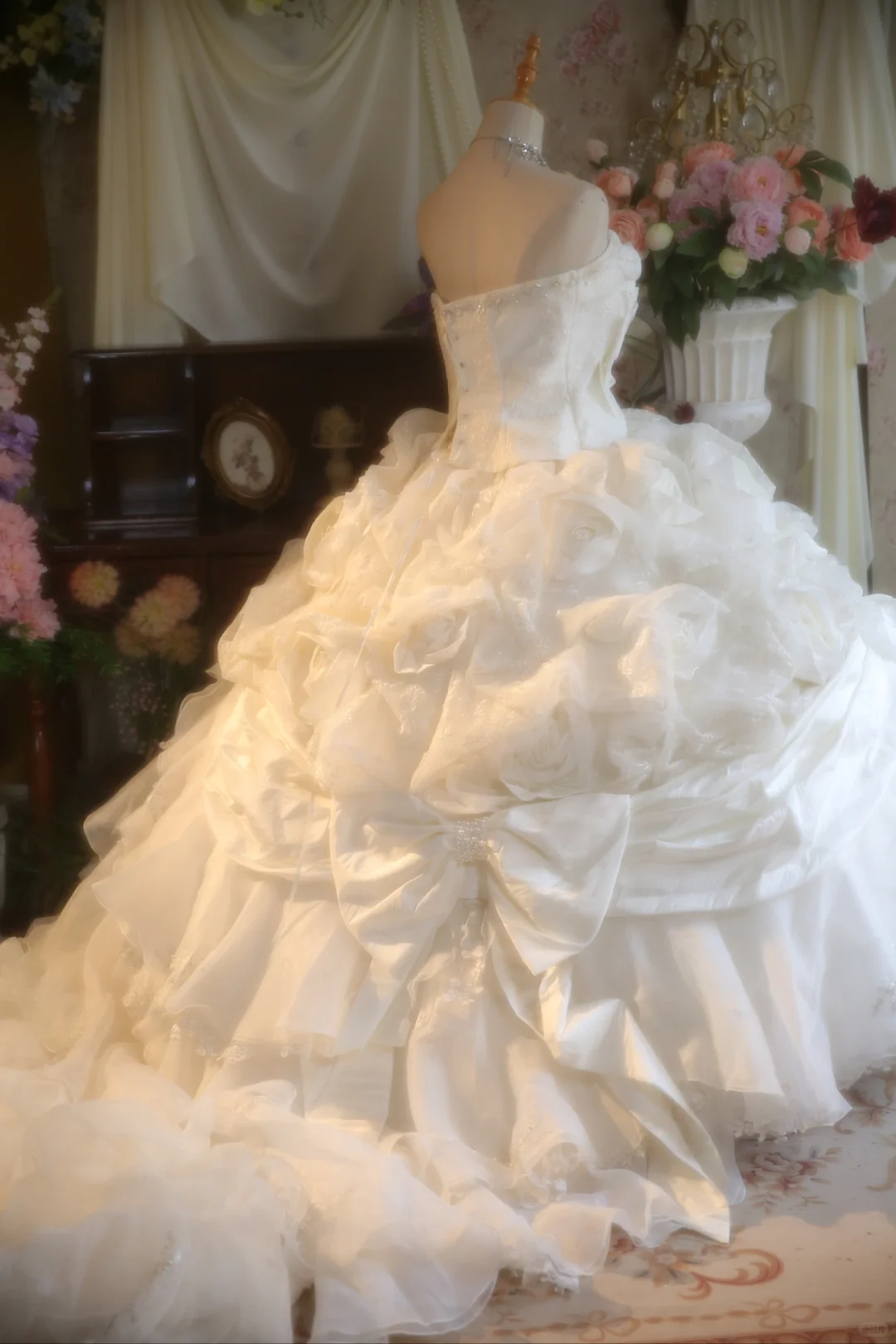 Vintage Strapless Tiered Ruffled Oversized Bow Sequin Wedding Dress TP5514