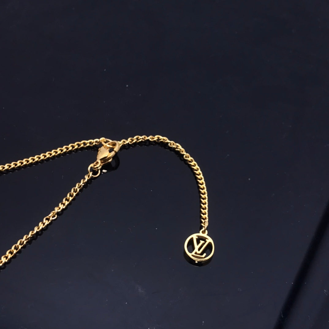 EN – Lux LV Necklaces 088