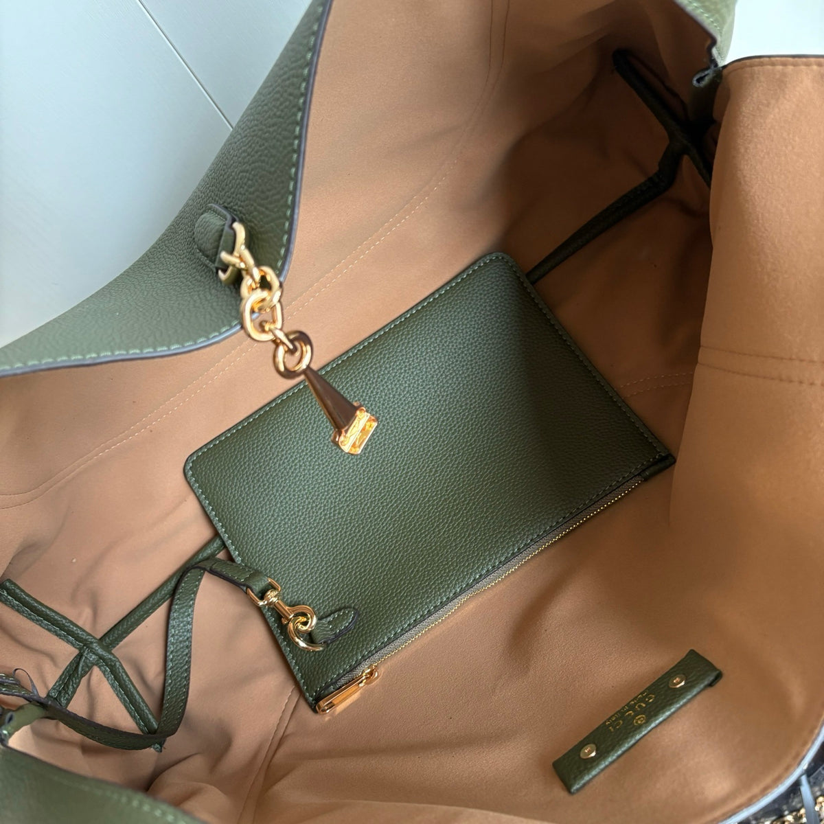 Gucci Softbit Maxi Shoulder Bag Green 46Cm