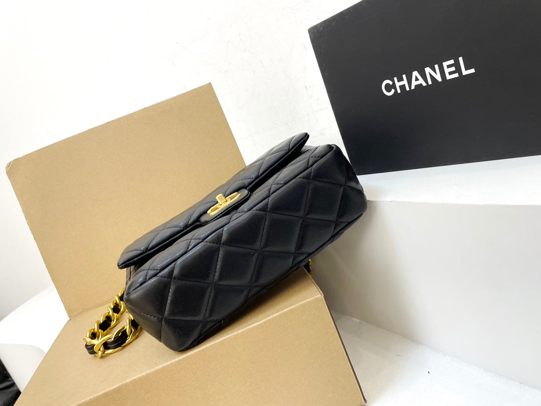 Chain Messenger Bag