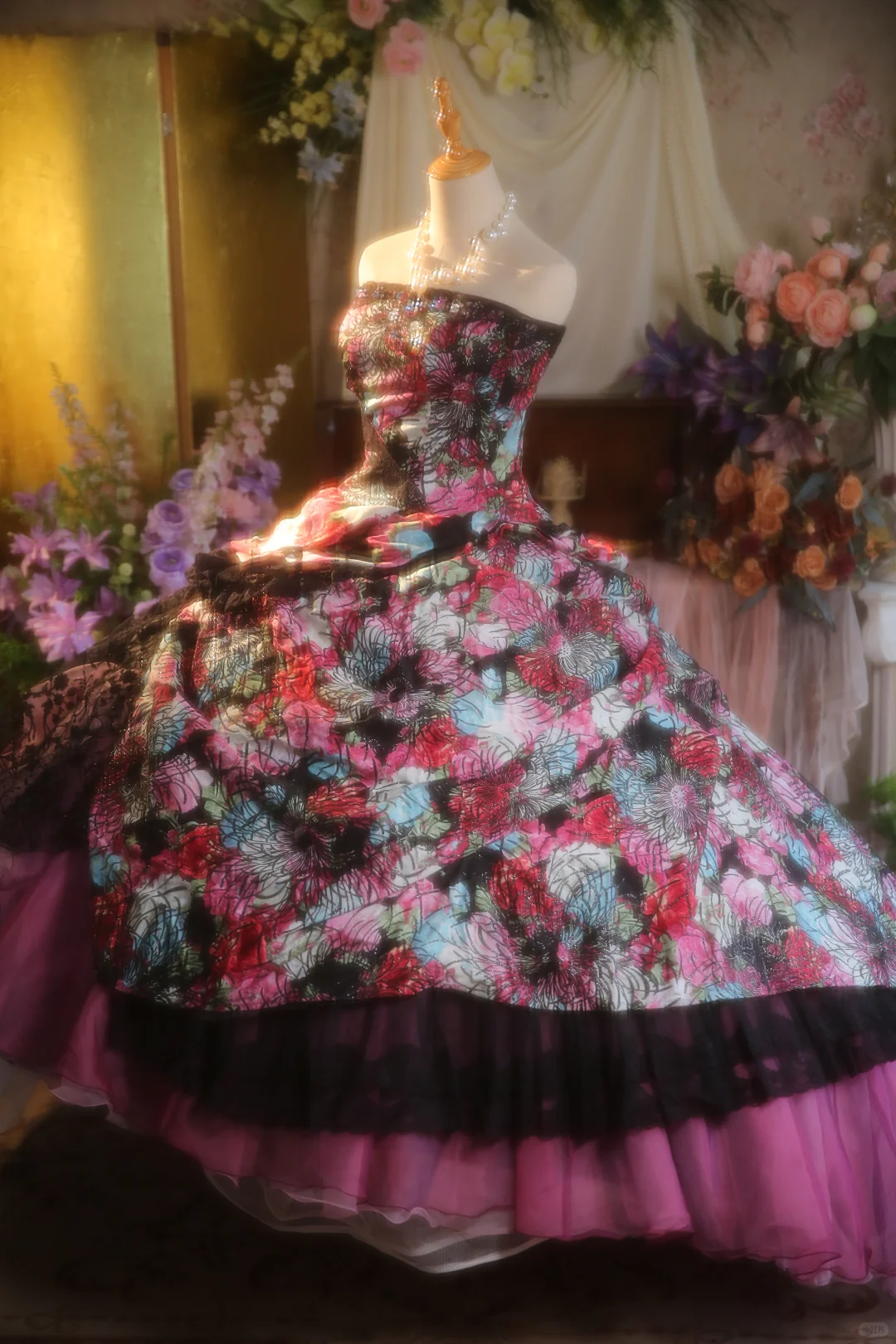 Vintage Floral Print Strapless Layered Lace Tulle Sweet 15 Quinceanera Ball Gown TP5510