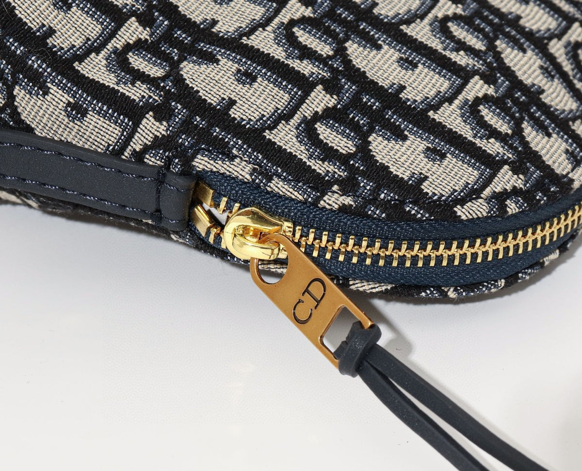 Dior 30 Montaigne Beauty Pouch